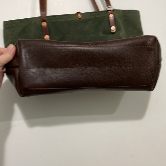 Meanwhile, Back On The Farm olive green utility tote - Picture 4 of 6